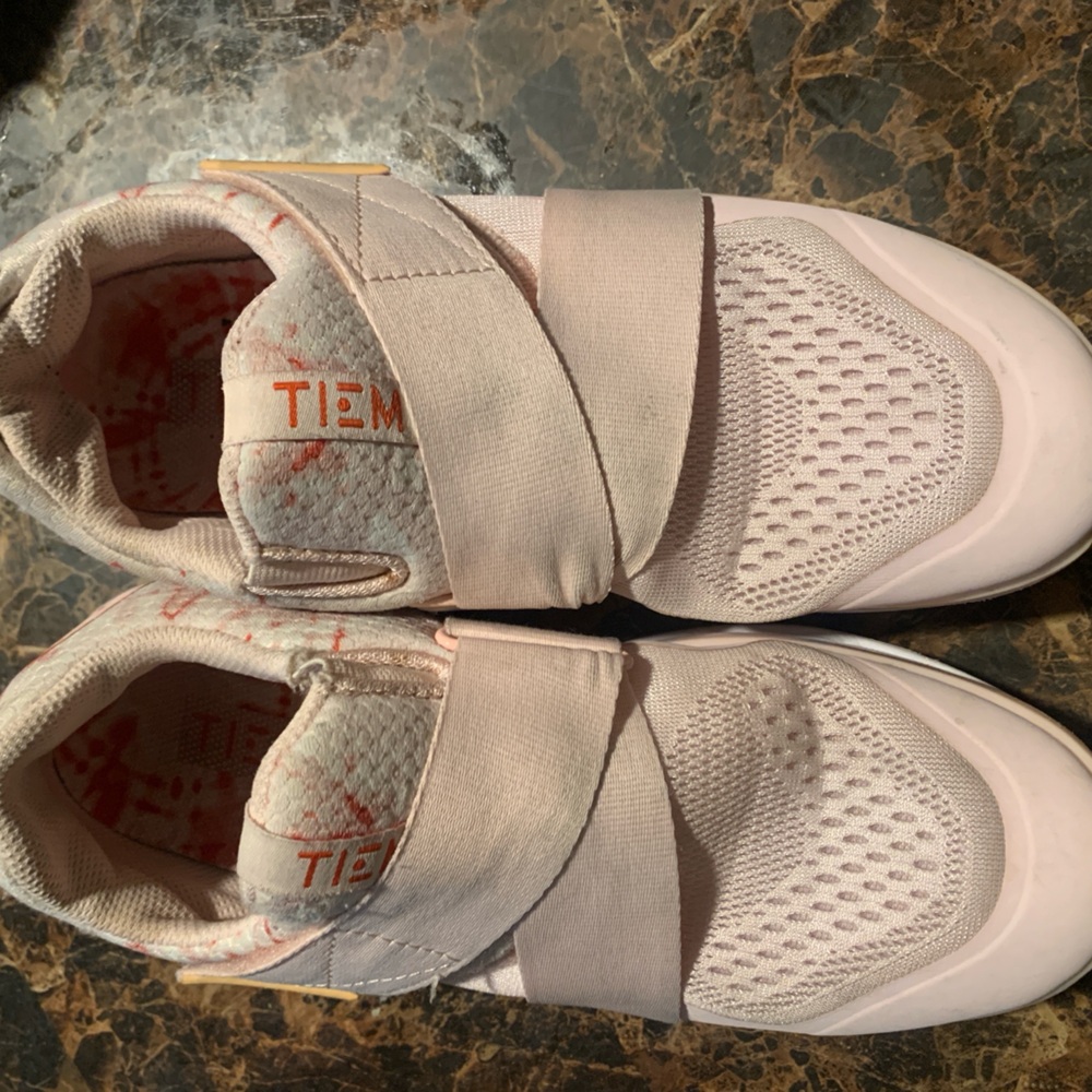 USED TIEM women’s cycling shoes.